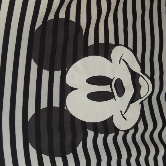 Disney Her Universe Mickey Mouse plus size tee size 2x - Picture 3 of 3